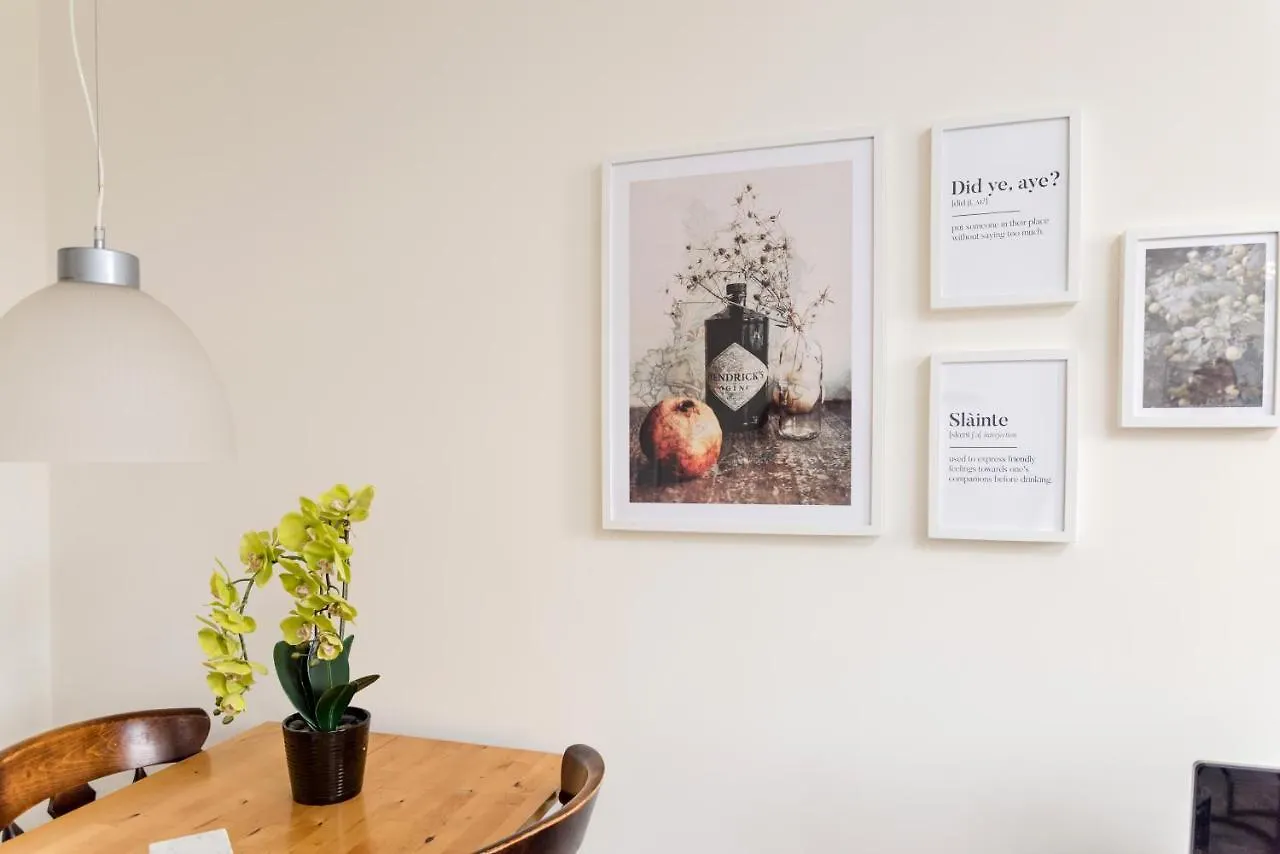The Tron Square Residence Edinburgh Apartment