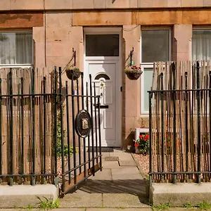 Apartment Stylish Flat In With Private Garden, Edinburgh